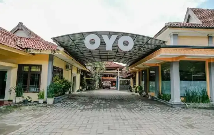 Нганджук: OYO 1984 Hotel Istana Family Syariah