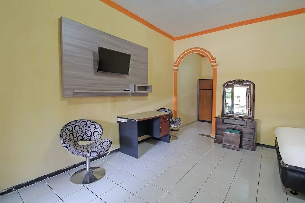 Нганджук: OYO 1984 Hotel Istana Family Syariah