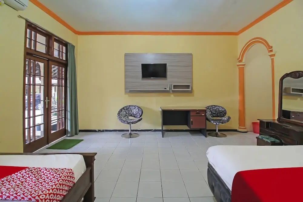 Нганджук: OYO 1984 Hotel Istana Family Syariah