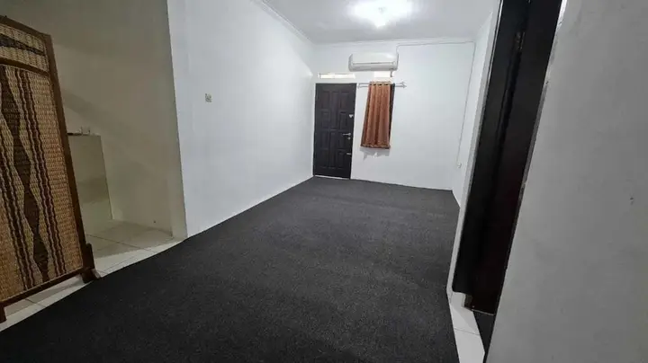 Бандунг: EXPRESS O 92035 Rumah Singgah 8b Syariah