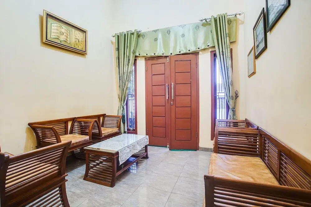 Бандар-Лампунг: OYO Life 3005 Kost Rumaisha Syariah