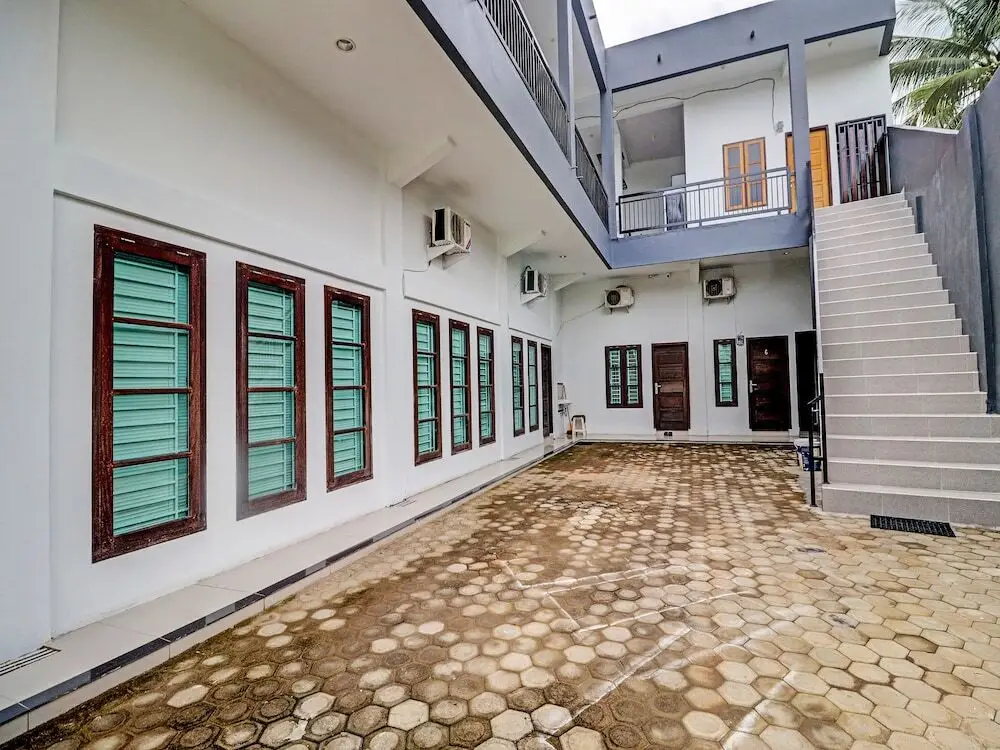 OYO 92057 Reny Kost Syariah — фото 1