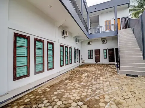 OYO 92057 Reny Kost Syariah — фото 1