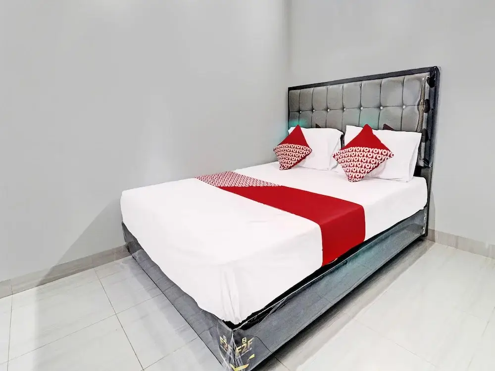 Джамби: OYO 92057 Reny Kost Syariah