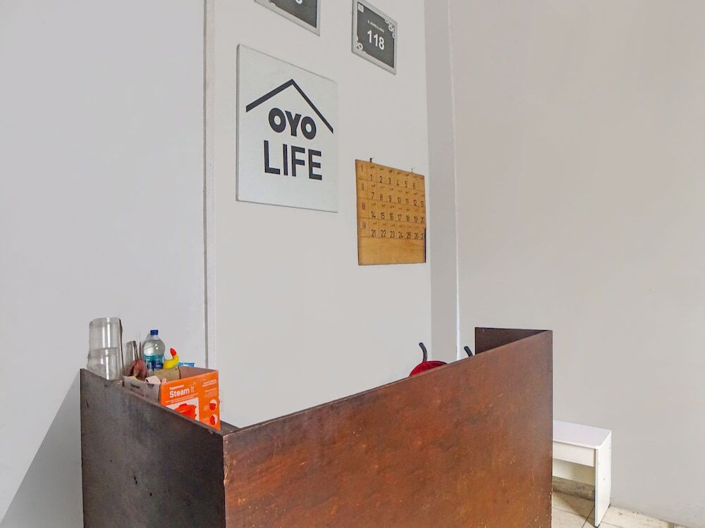 Медан: OYO 92403 Gatsu Homestay