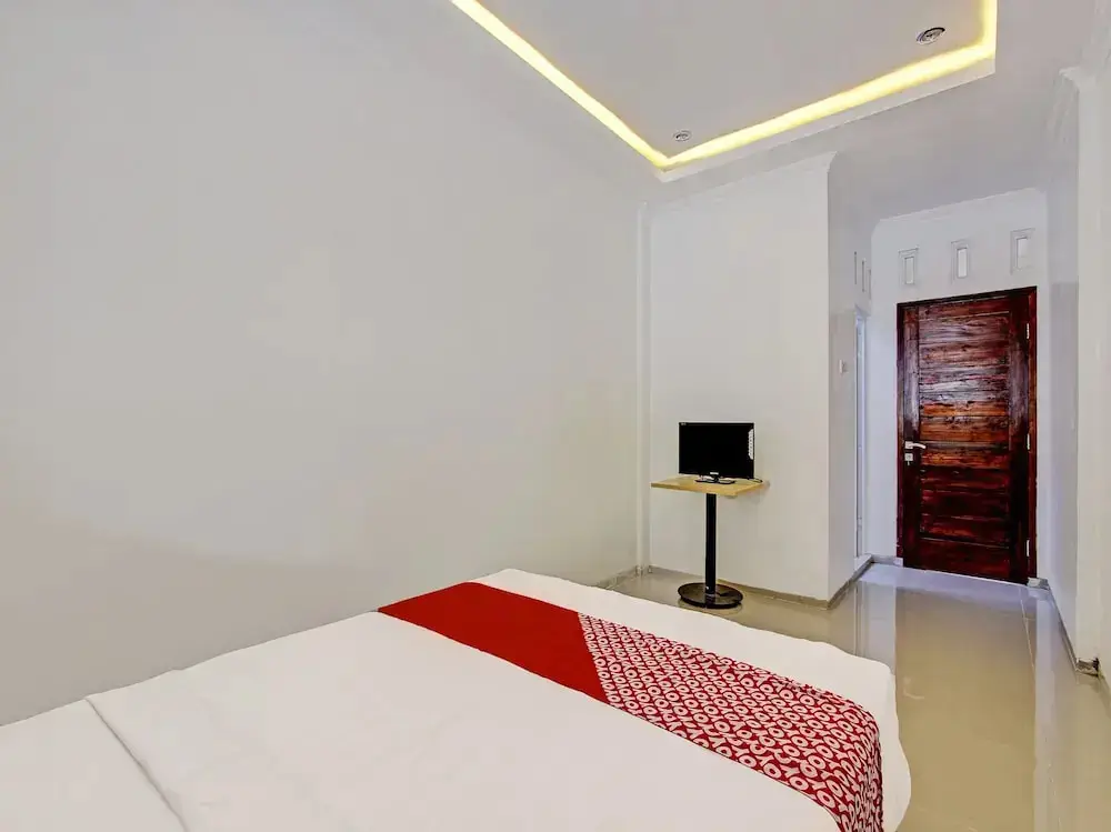 Батуретно: OYO 92166 Nirwana Inn Syariah