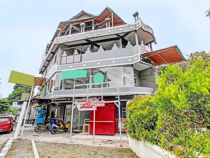 Батуретно: OYO 92166 Nirwana Inn Syariah