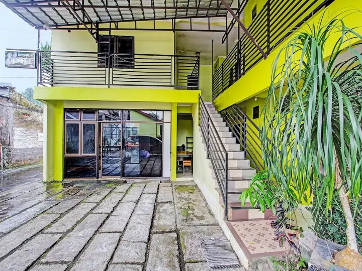 Слеман: OYO 92198 Kalegan 2 Guesthouse