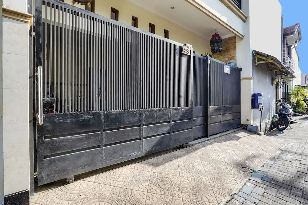 Сурабая: OYO Life 91893 Kost Jeje Syariah