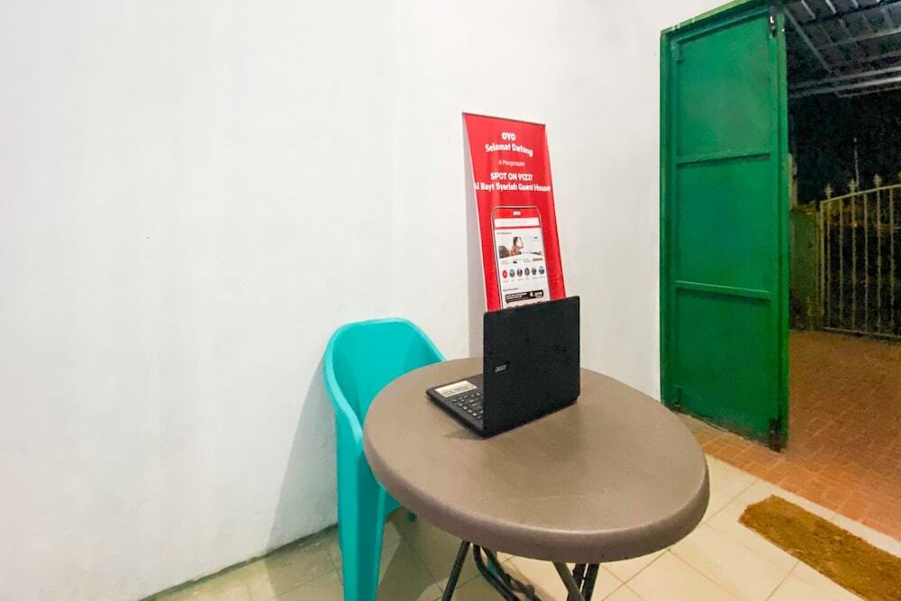 Купанг: SPOT ON 91227 Al Bayt Syariah Guest House