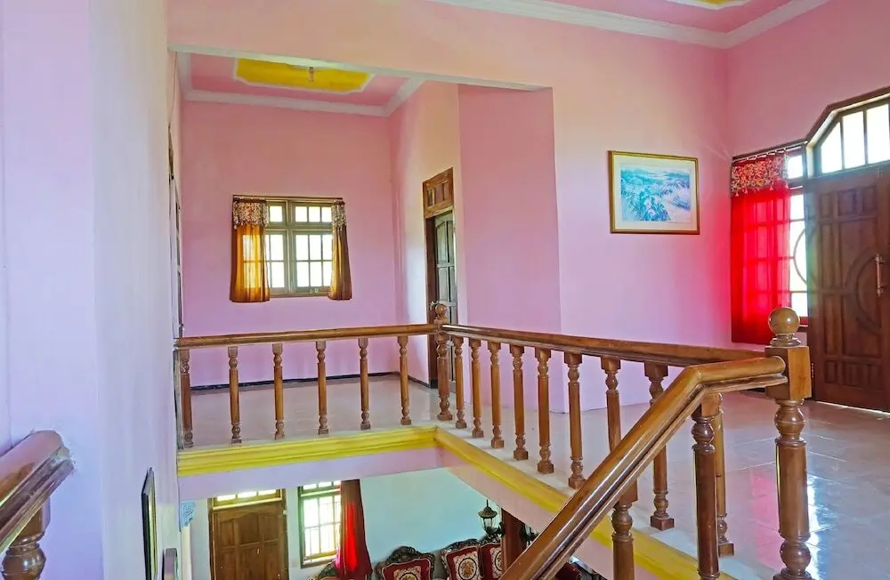Сурабая: SPOT ON 91527 As-sakinah Homestay Syariah