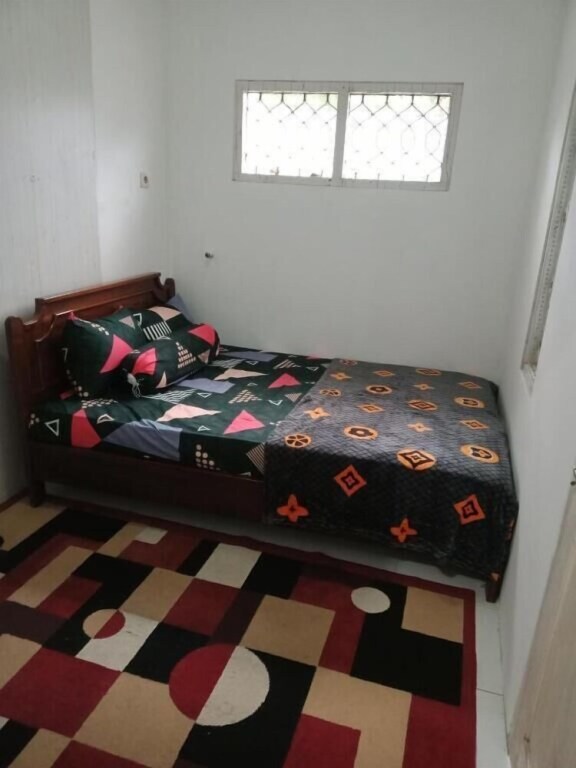 Вонособо: EXPRESS O 92303 Homestay Mutiara Wonosobo Syariah
