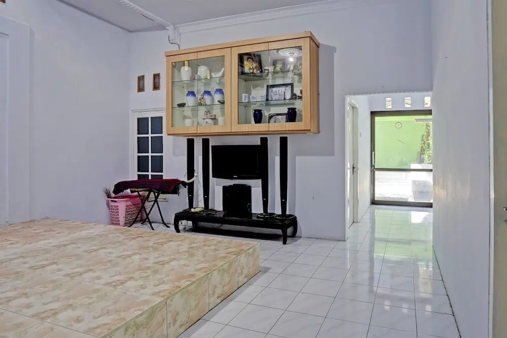 Ламонган: OYO 91868 Nusa Indah Guest House Syariah