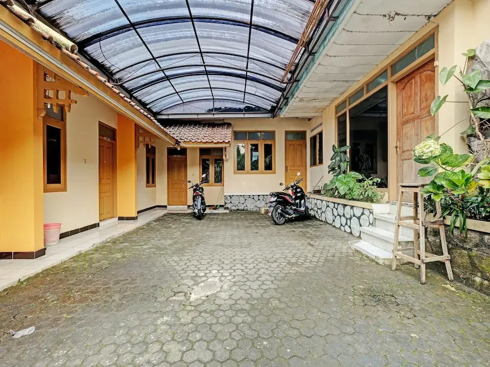 Гетасан: SPOT ON 92408 Hotel Renata 2