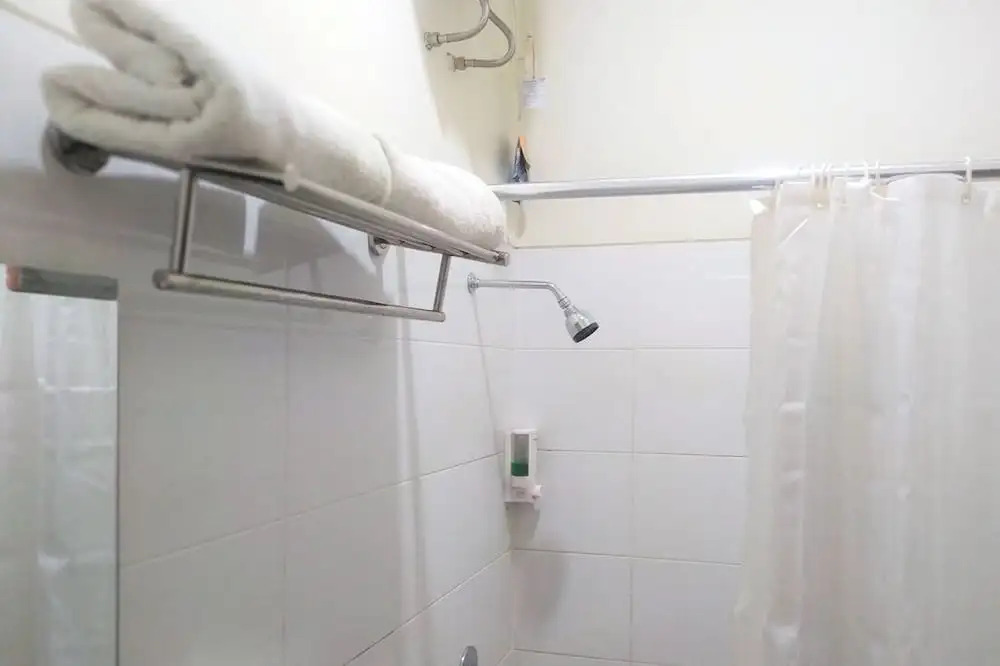 Джакарта: TwoSpaces Living at Residence 6