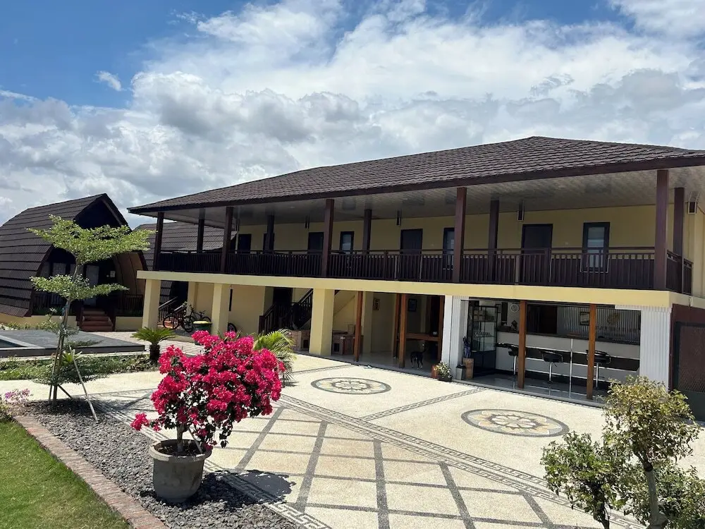 Лепер: Bayview Beach Resort East Lombok
