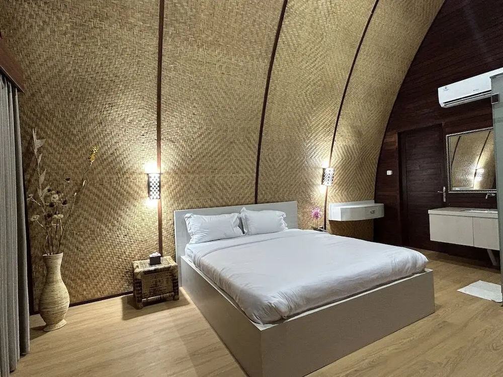 Лепер: Bayview Beach Resort East Lombok