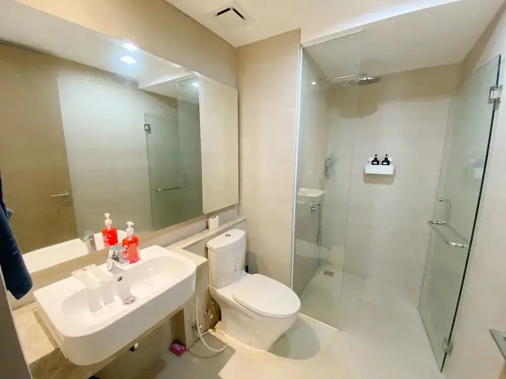 Джакарта: Gold Coast Sea View Apartments Rentrooms