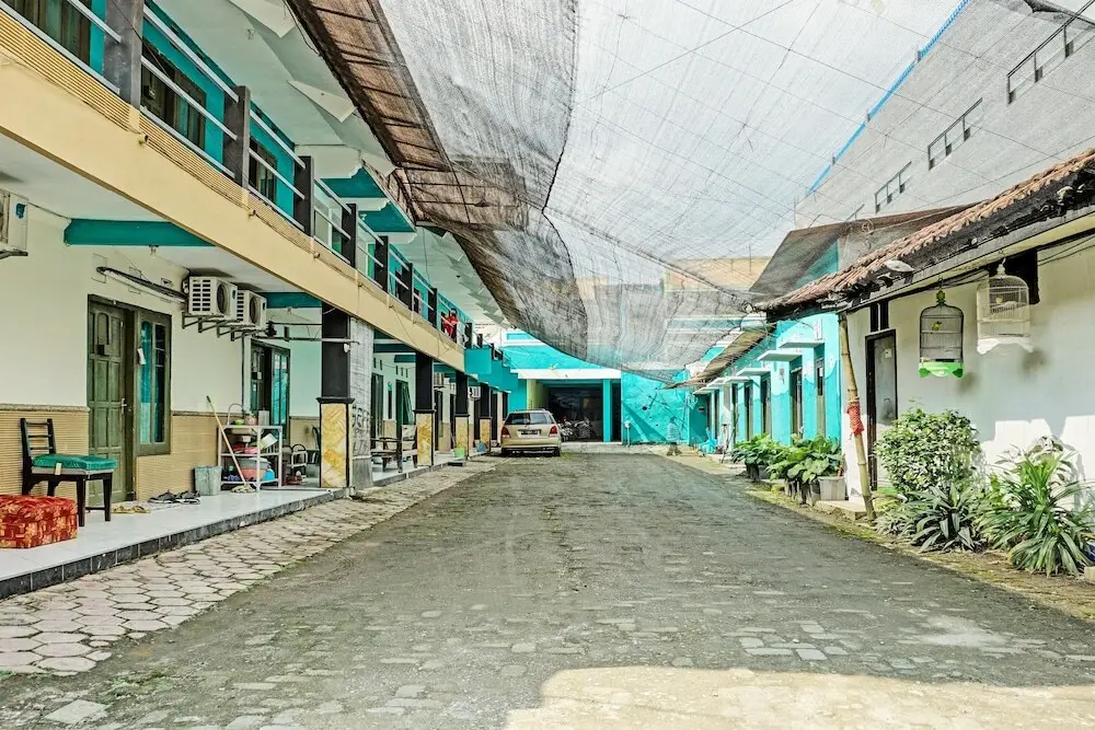 Кедири: SPOT ON 92400 Dhaha Penginapan House Syariah