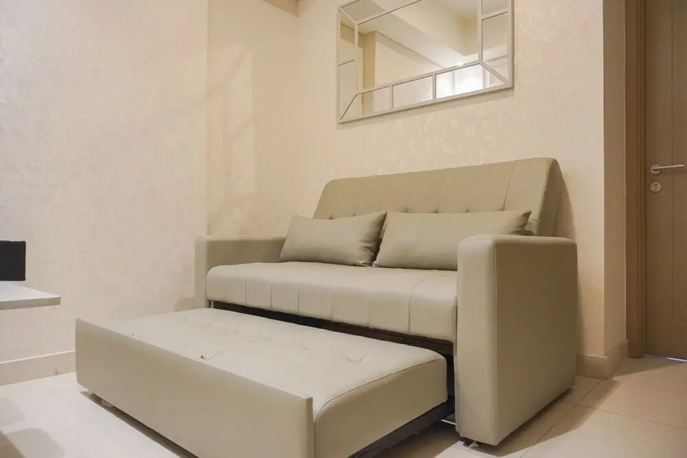 Джакарта: Modern Look And Warm 1Br At Gold Coast Apartment
