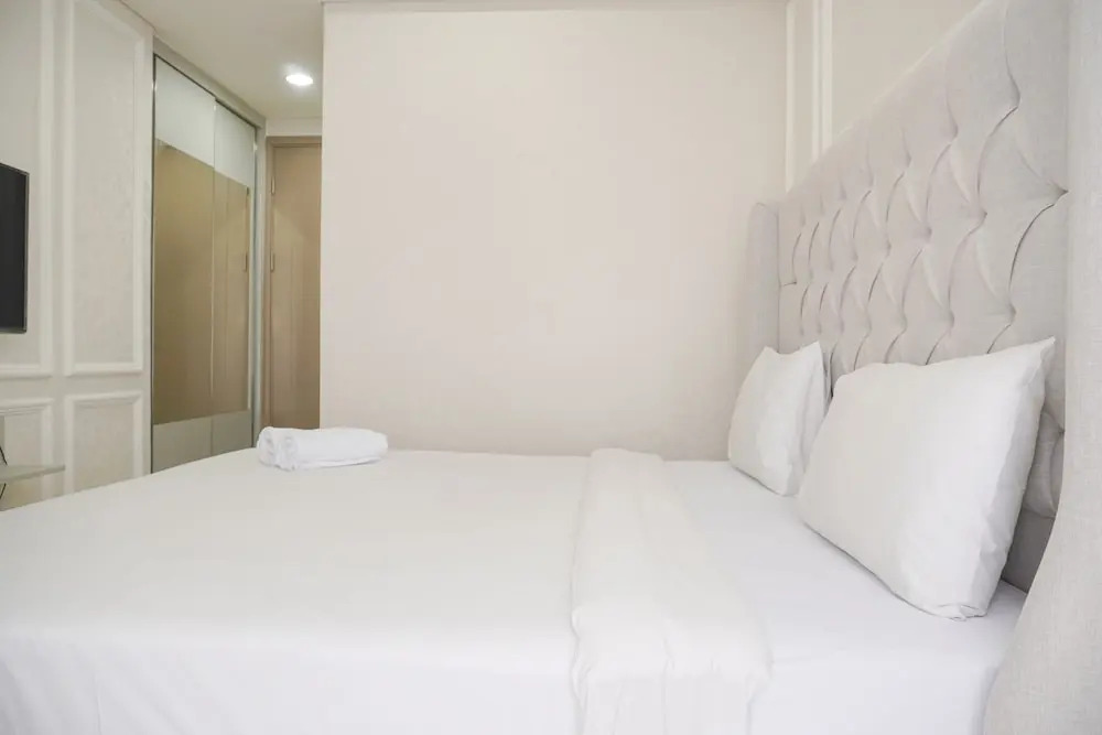 Джакарта: Modern Look And Warm 1Br At Gold Coast Apartment