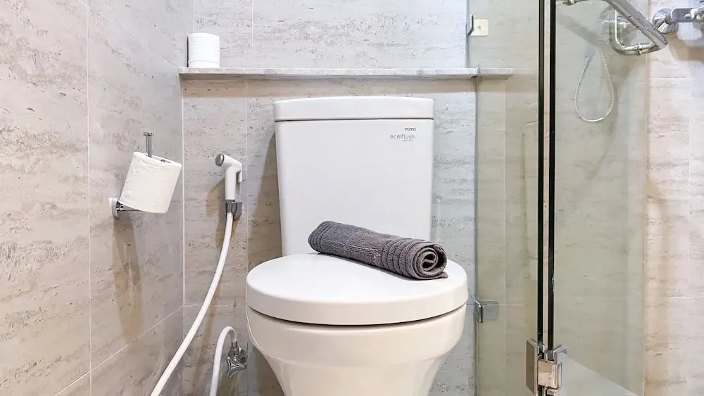 Джакарта: Modern Look And Warm 1Br At Gold Coast Apartment