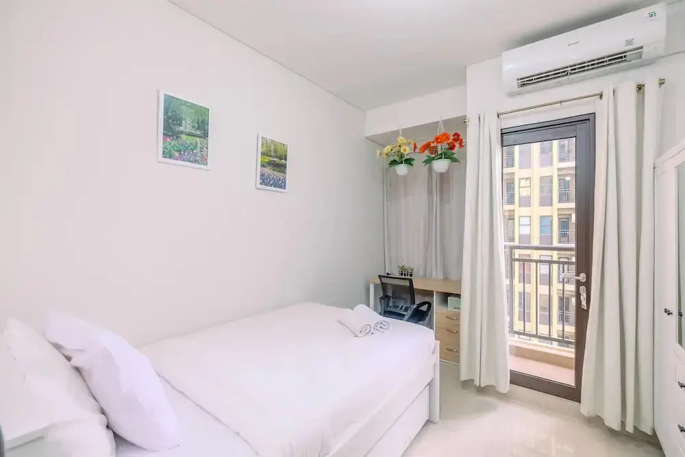 Бекаси: Minimalist And Cozy Studio (No Kitchen) Transpark Cibubur Apartment
