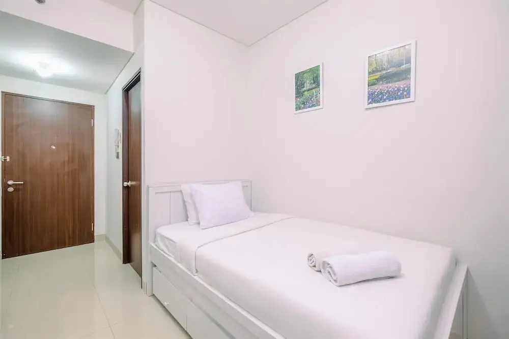 Бекаси: Minimalist And Cozy Studio (No Kitchen) Transpark Cibubur Apartment