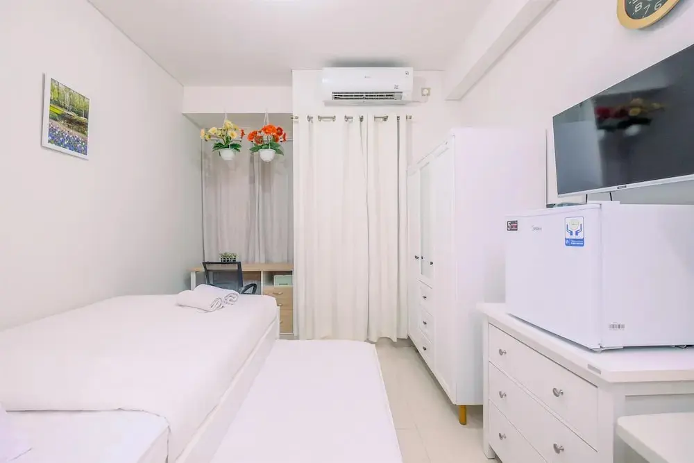 Бекаси: Minimalist And Cozy Studio (No Kitchen) Transpark Cibubur Apartment