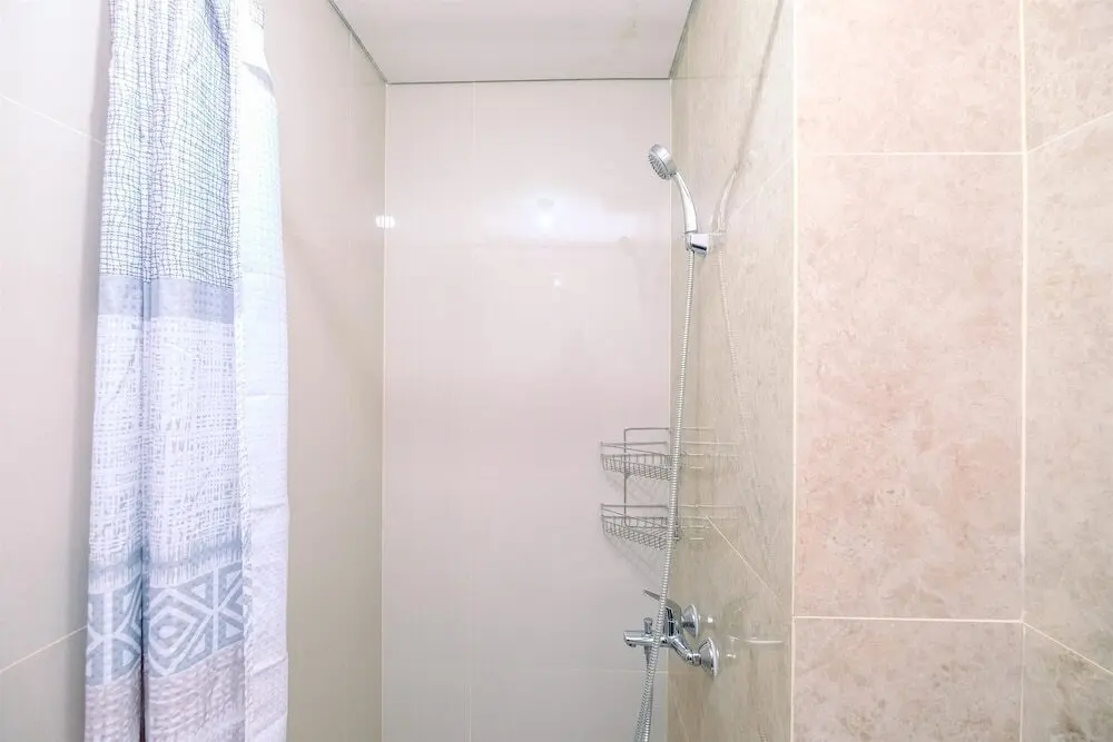Бекаси: Minimalist And Cozy Studio (No Kitchen) Transpark Cibubur Apartment