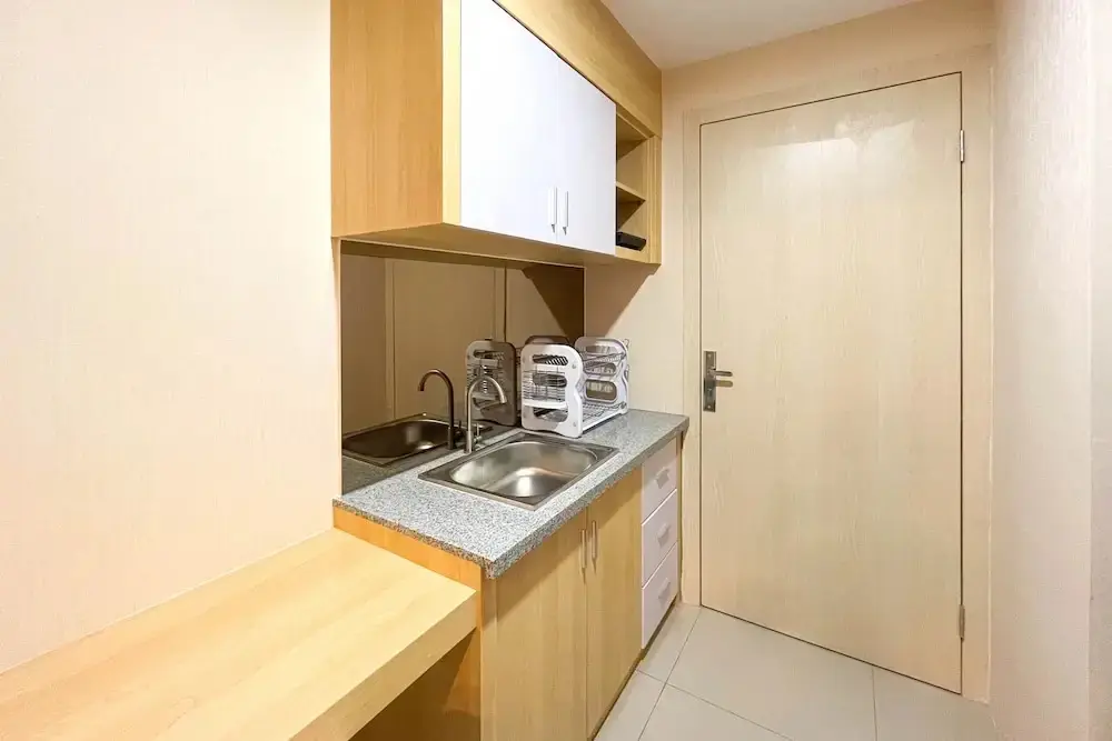 Медан: Comfy Studio Room At De Prima Apartment Medan Apartment