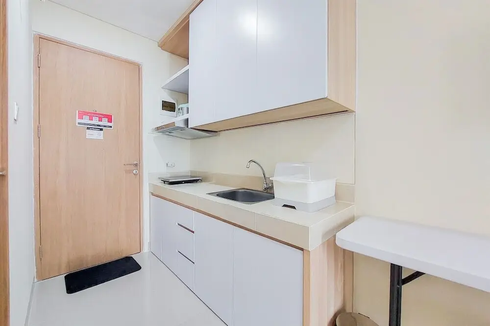 Legok: Cool And Warm Studio Apartment At B Residence