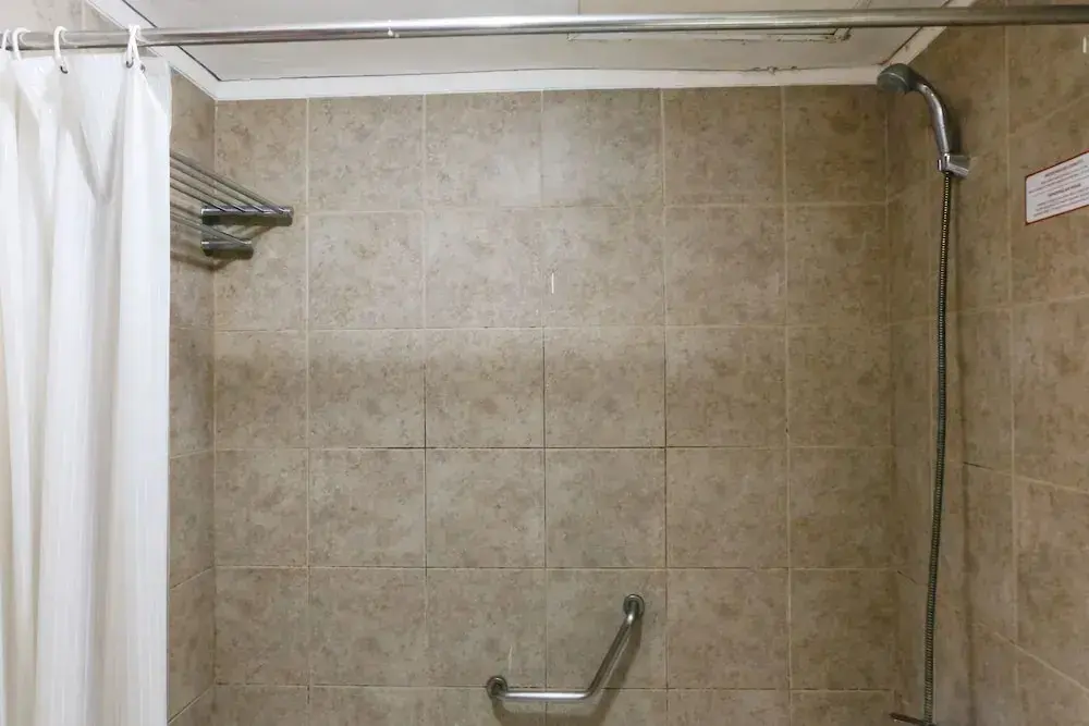 Сименьян: Simply 2Br (No Kitchen) At Apartment Marbella Suites Dago Pakar Bandung