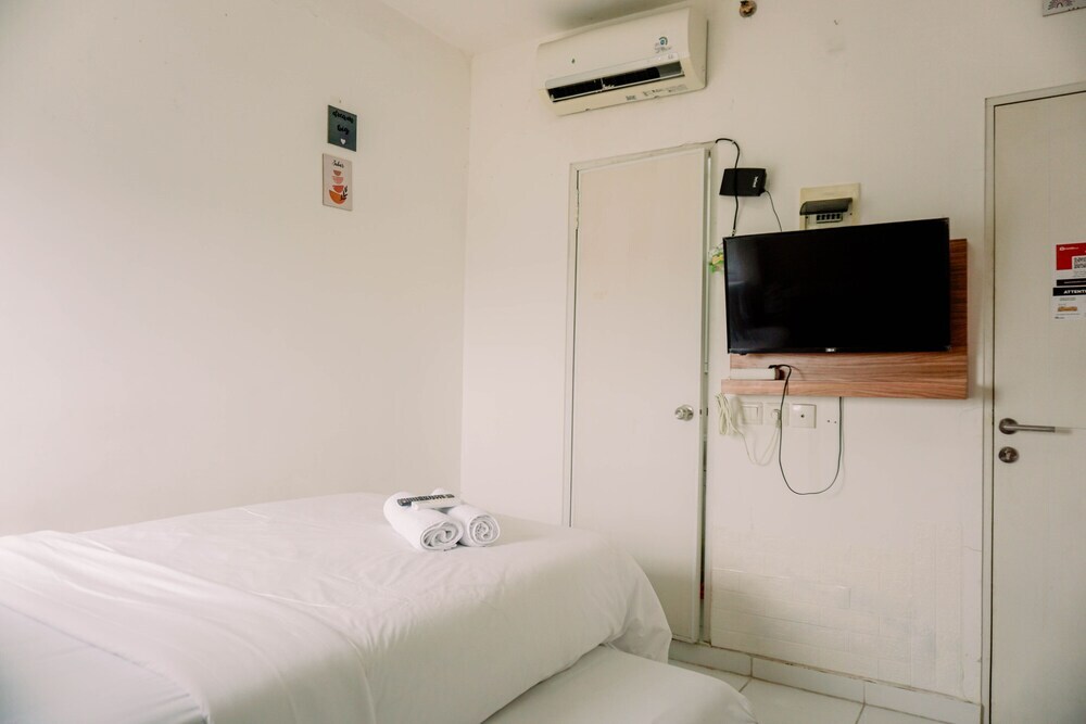 Тангеранг: Warm And Cozy Studio Apartment (No Kitchen) Aeropolis Residence