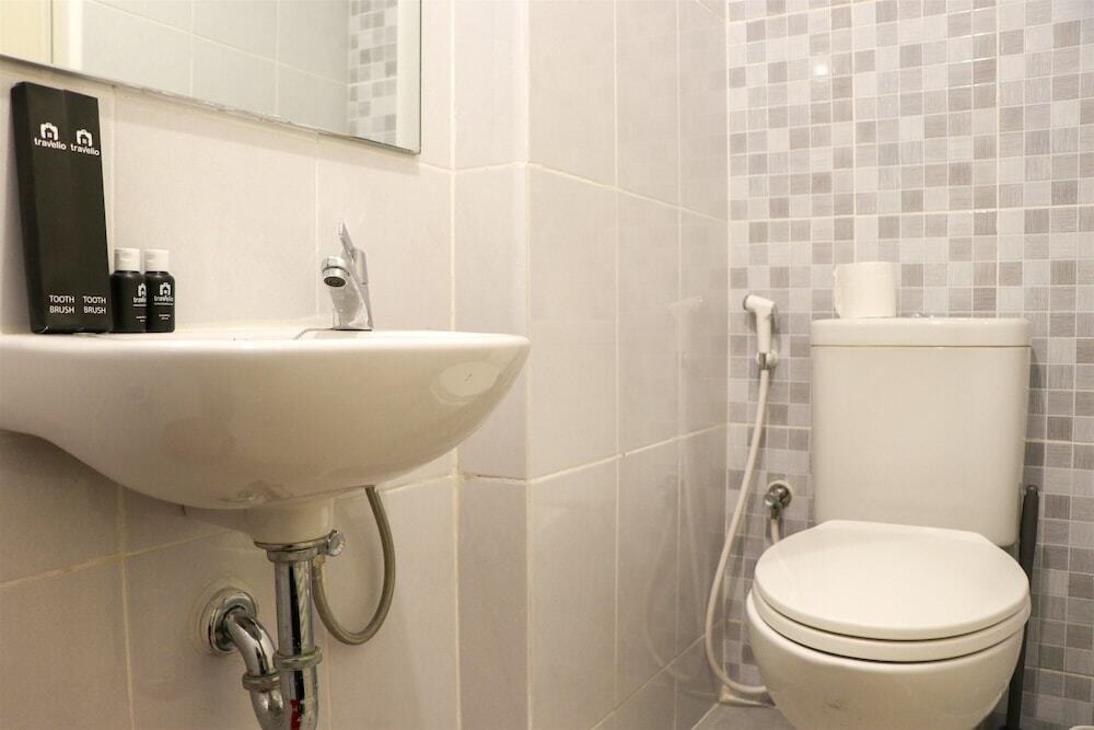 Южный Тангеранг: Nice And Homey Studio Tokyo Riverside Pik 2 Apartment