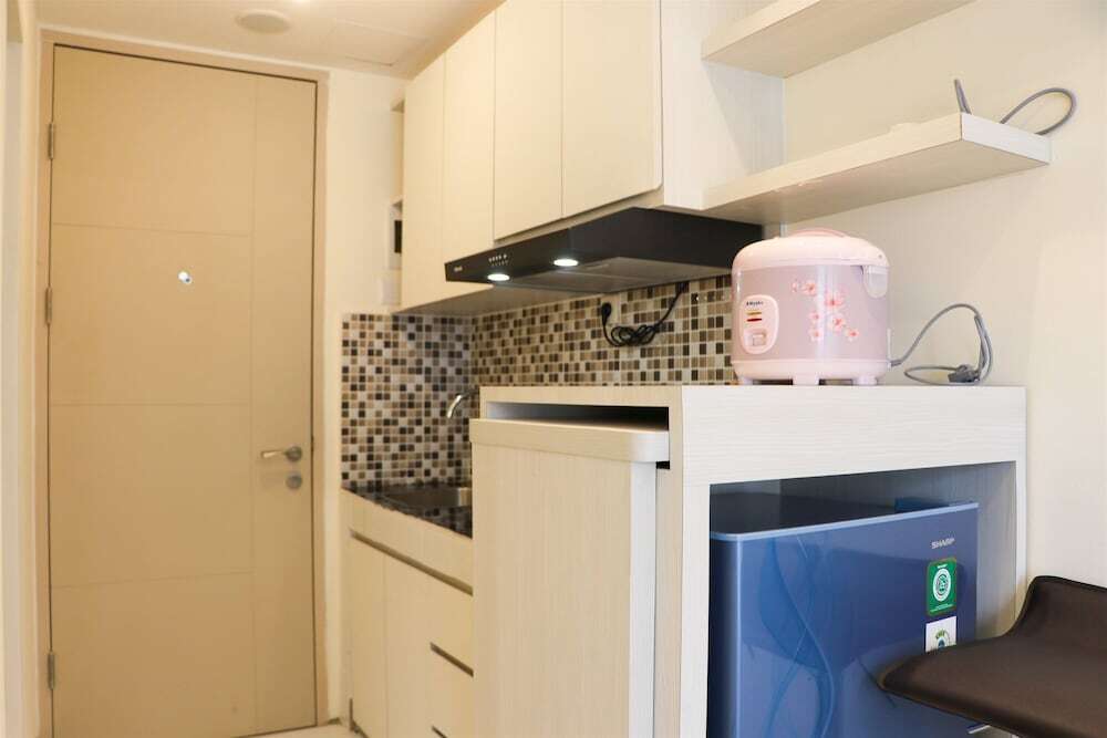 Южный Тангеранг: Nice And Homey Studio Tokyo Riverside Pik 2 Apartment