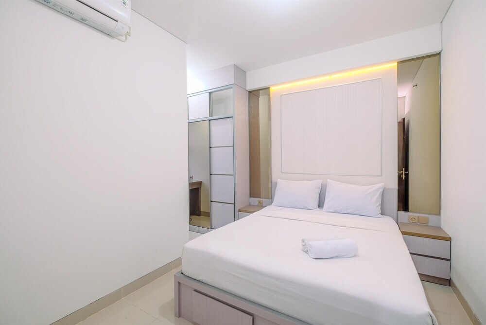 Депок: Best Deal And Modern 2Br At Transpark Cibubur Apartment
