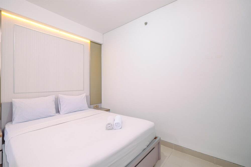 Депок: Best Deal And Modern 2Br At Transpark Cibubur Apartment
