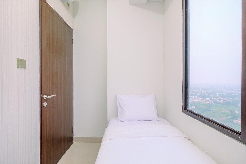 Депок: Best Deal And Modern 2Br At Transpark Cibubur Apartment