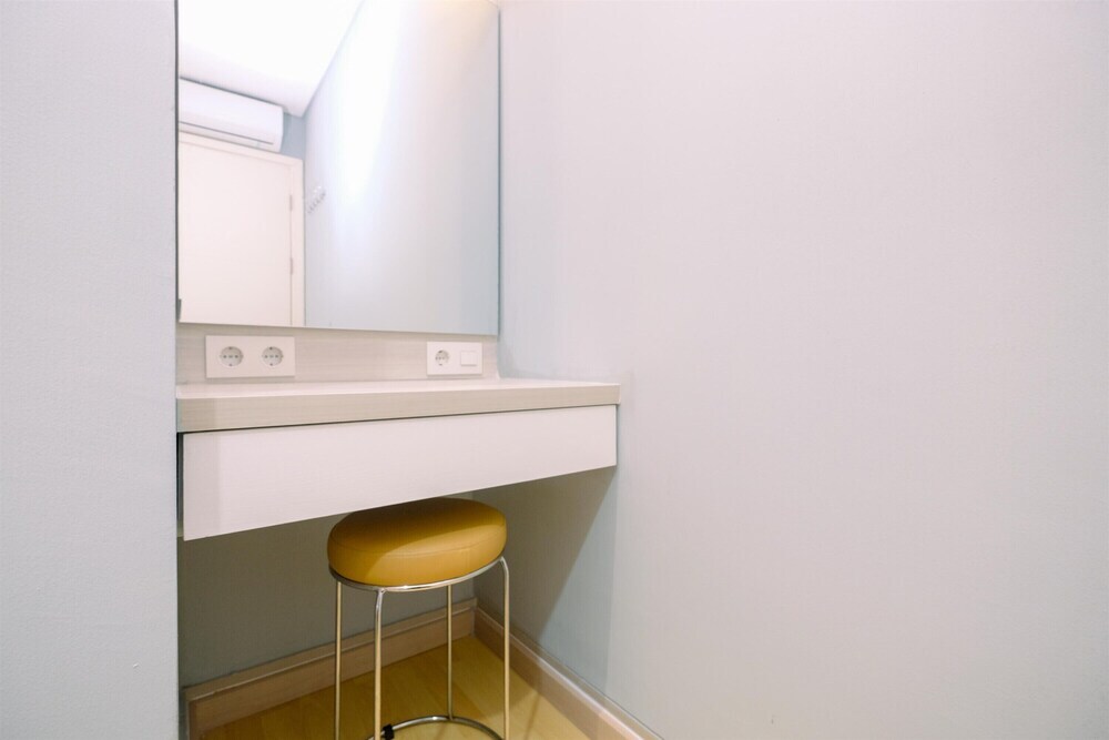Джакарта: Comfort 2Br At Kebayoran Icon Apartment