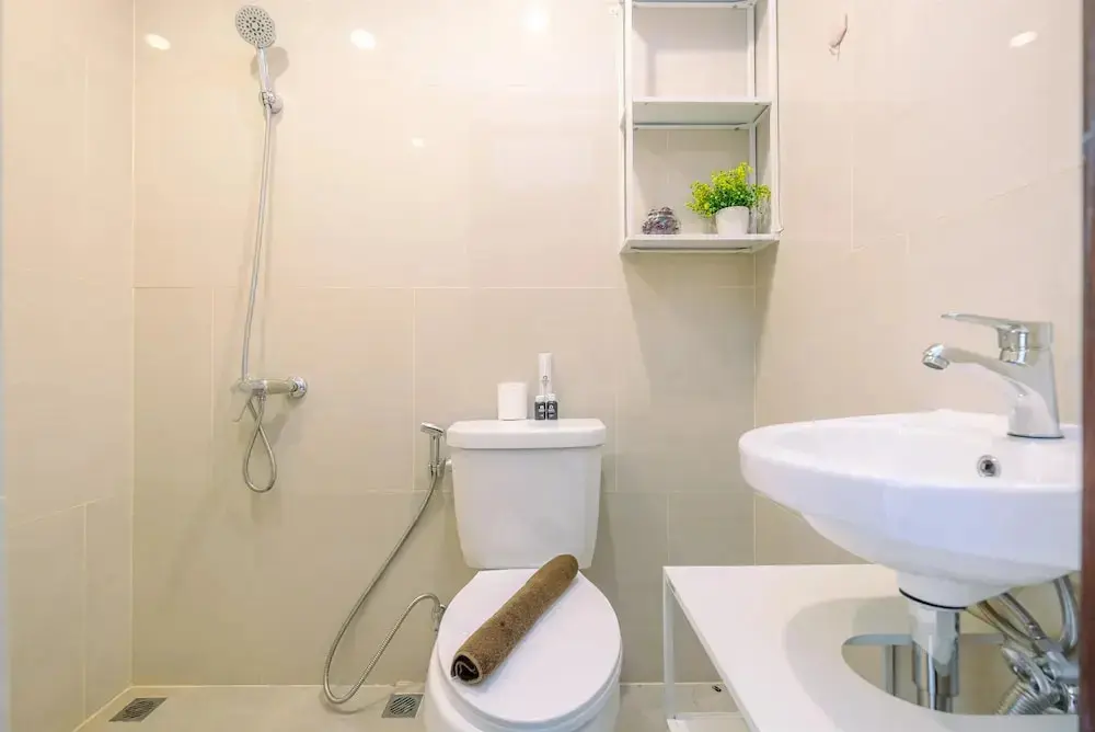 Джакарта: Modern Look And Comfy 2Br At Vasaka Solterra Apartment