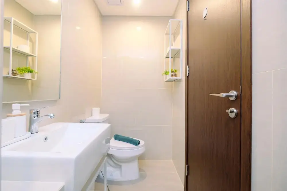 Джакарта: Modern Look And Comfy 2Br At Vasaka Solterra Apartment