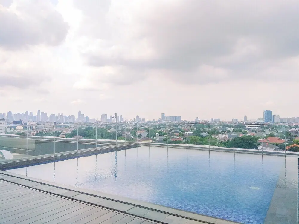 Джакарта: Modern Look And Comfy 2Br At Vasaka Solterra Apartment