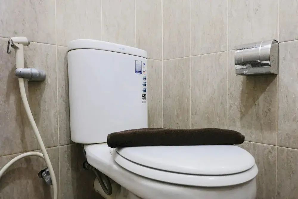 Бандунг: Homey And Best Deal Studio Apartment at Emerald Towers