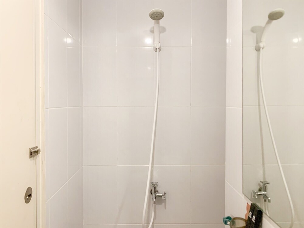Южный Тангеранг: Best And Comfort Studio Tokyo Riverside Pik 2 Apartment