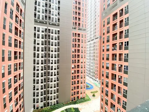 Chic And Cozy Studio Apartment At Transpark Juanda Bekasi — фото 1