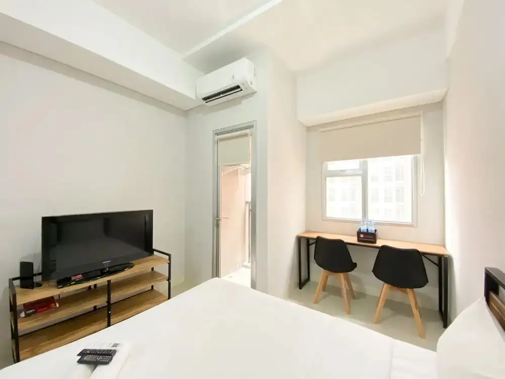 Бекаси: Chic And Cozy Studio Apartment At Transpark Juanda Bekasi