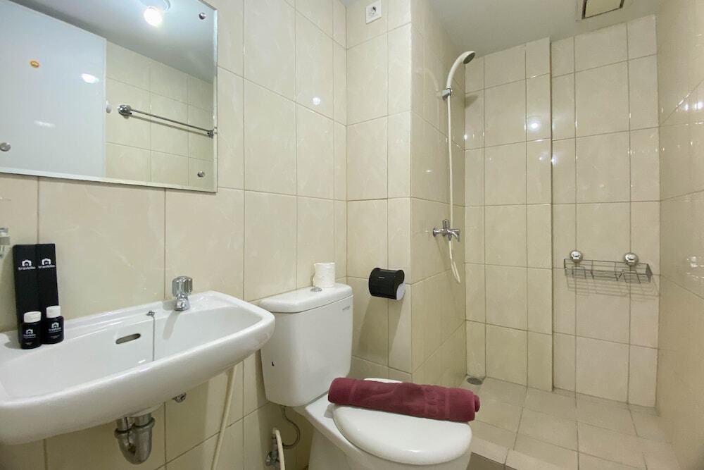 Бекаси: Comfort And Elegant 4Br Combined At Springlake Summarecon Bekasi Apartment