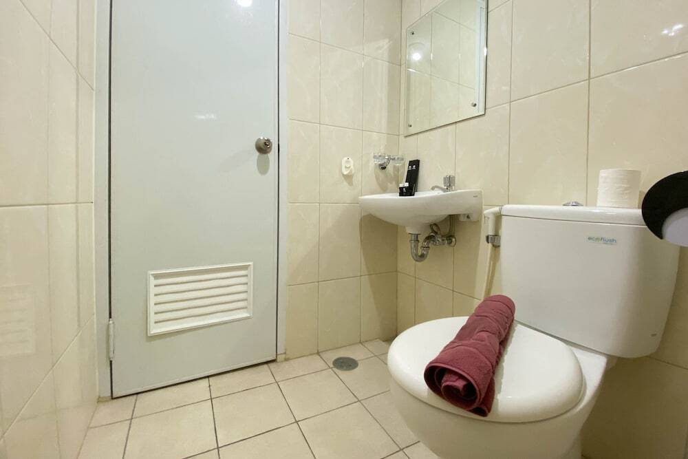 Бекаси: Comfort And Elegant 4Br Combined At Springlake Summarecon Bekasi Apartment
