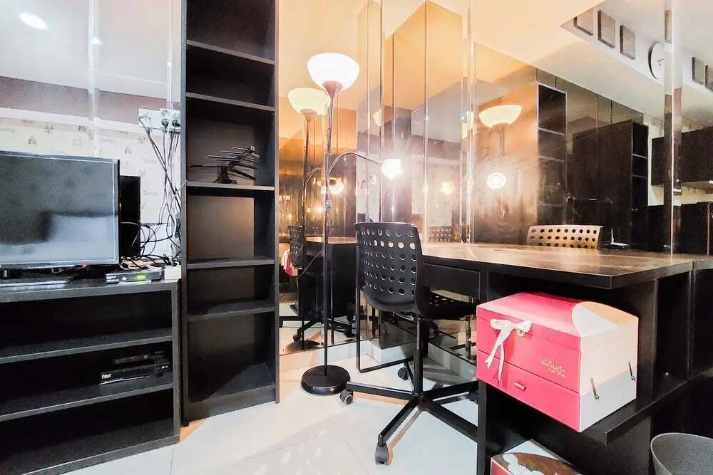 Legok: Simply Look Studio Room At 11St Floor Paramount Skyline Apartment